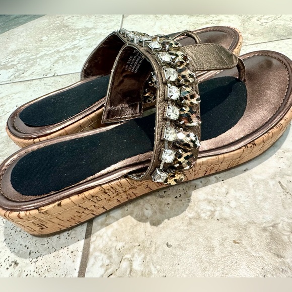 Cute Leopard Crystal Embellished Size 10 Grazie Womens Sandals - Picture 2 of 5